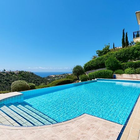 4 Bedroom Villa Helidoni With Private Infinity Pool, Aphrodite Hills Resort Kouklia Bagian luar foto