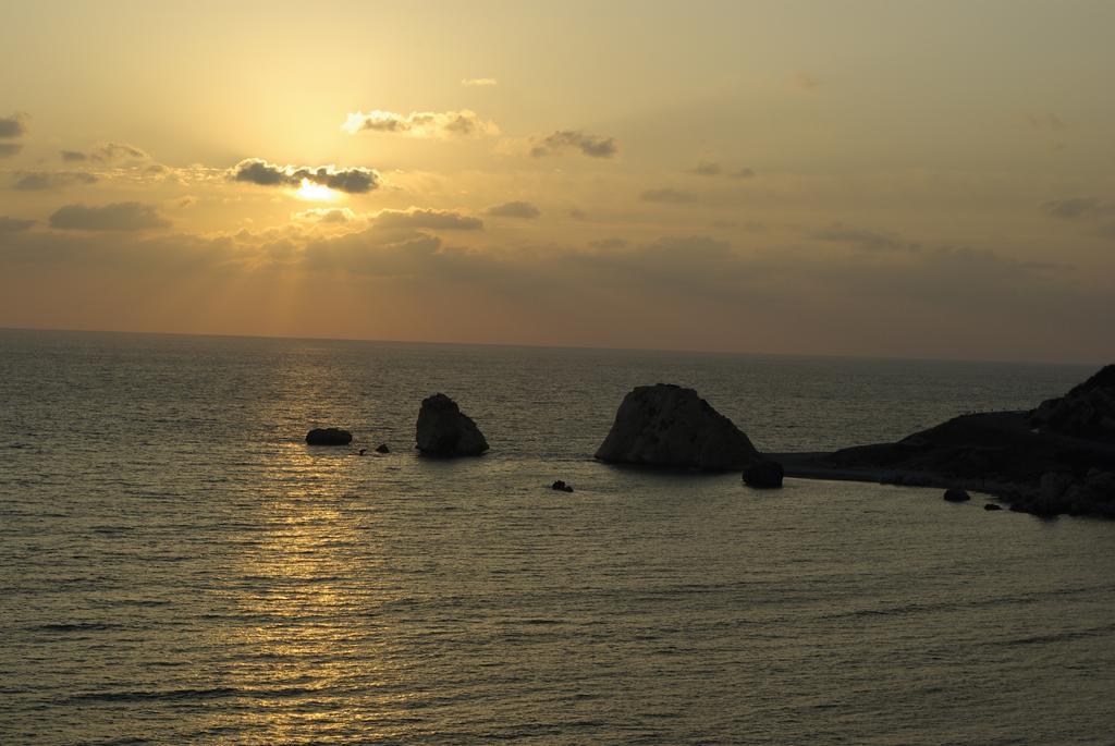 4 Bedroom Villa Helidoni With Private Infinity Pool, Aphrodite Hills Resort Kouklia Bagian luar foto