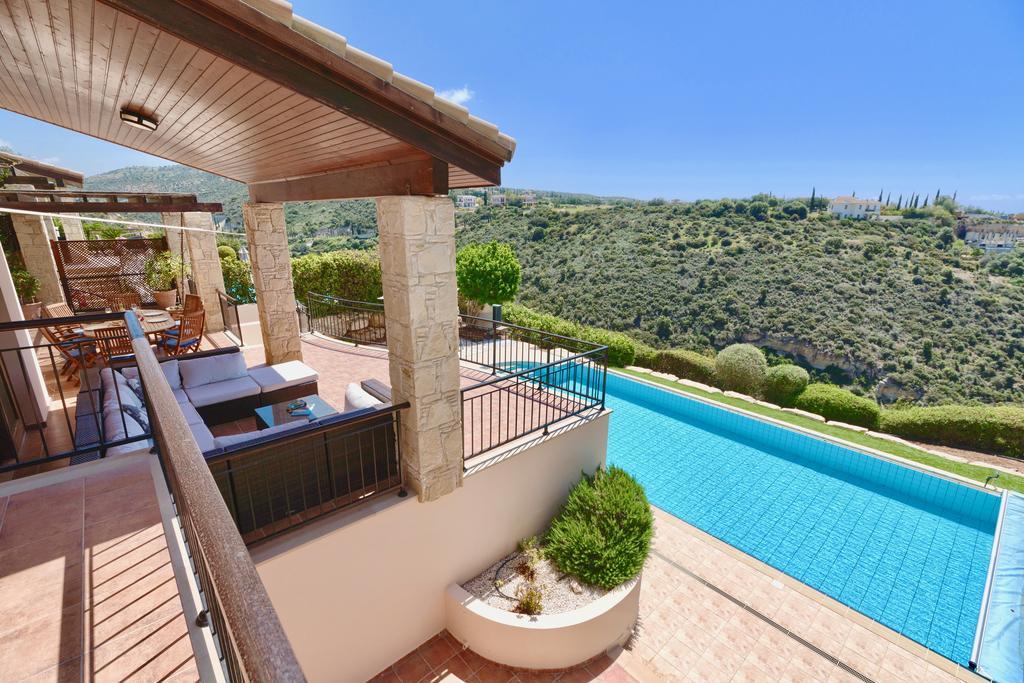 4 Bedroom Villa Helidoni With Private Infinity Pool, Aphrodite Hills Resort Kouklia Bagian luar foto