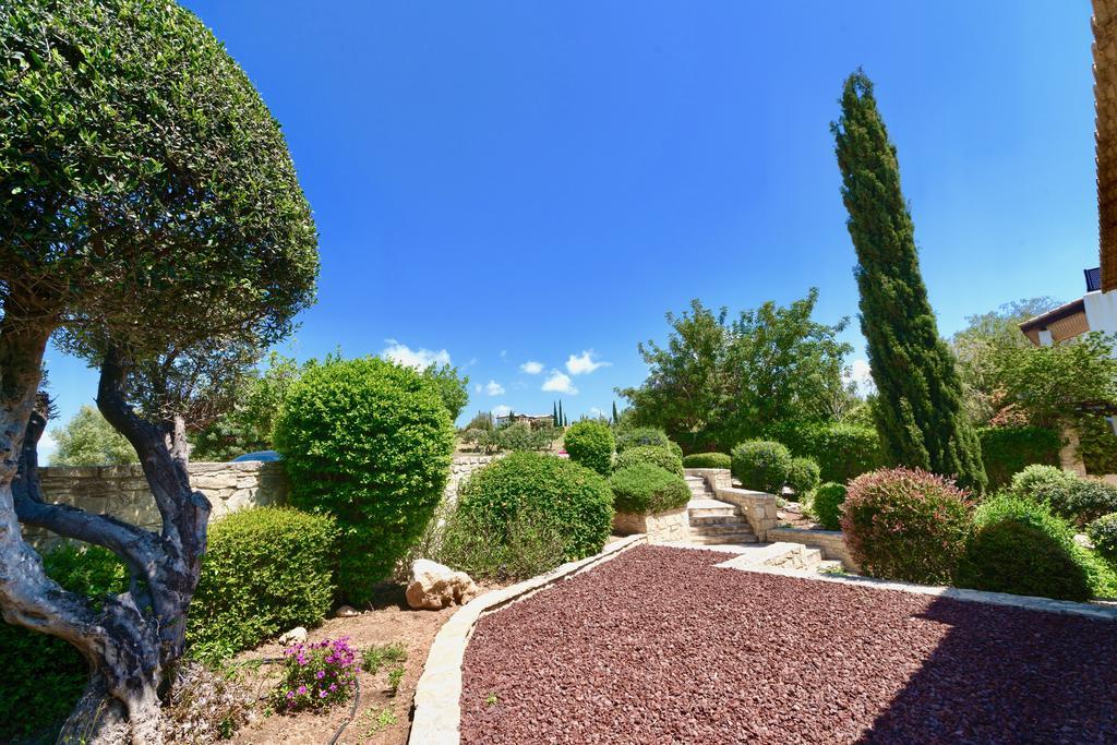 4 Bedroom Villa Helidoni With Private Infinity Pool, Aphrodite Hills Resort Kouklia Bagian luar foto