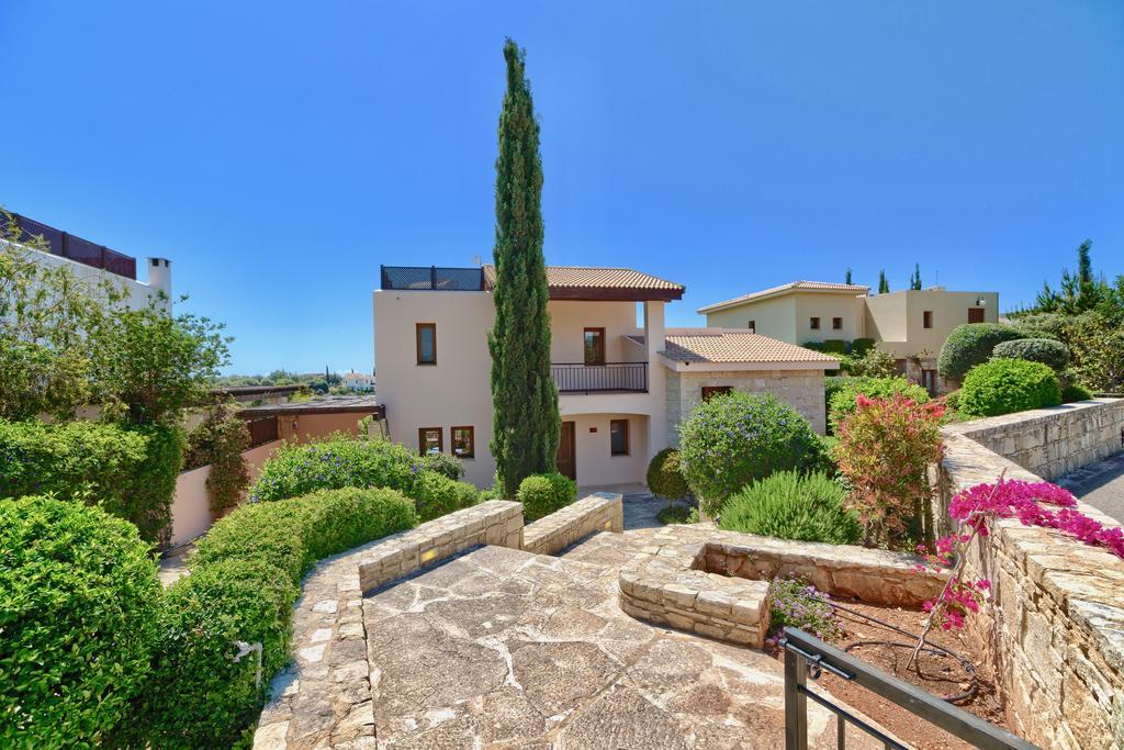 4 Bedroom Villa Helidoni With Private Infinity Pool, Aphrodite Hills Resort Kouklia Bagian luar foto