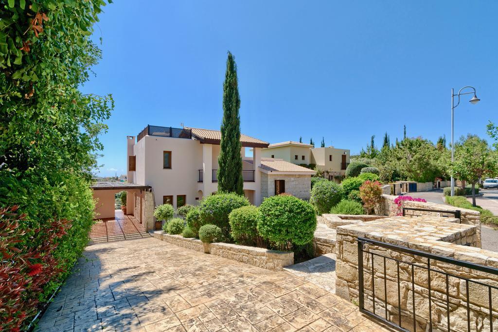 4 Bedroom Villa Helidoni With Private Infinity Pool, Aphrodite Hills Resort Kouklia Bagian luar foto