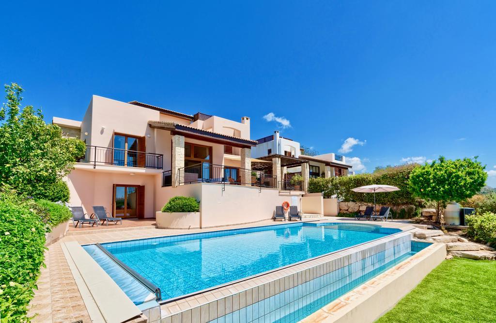 4 Bedroom Villa Helidoni With Private Infinity Pool, Aphrodite Hills Resort Kouklia Bagian luar foto