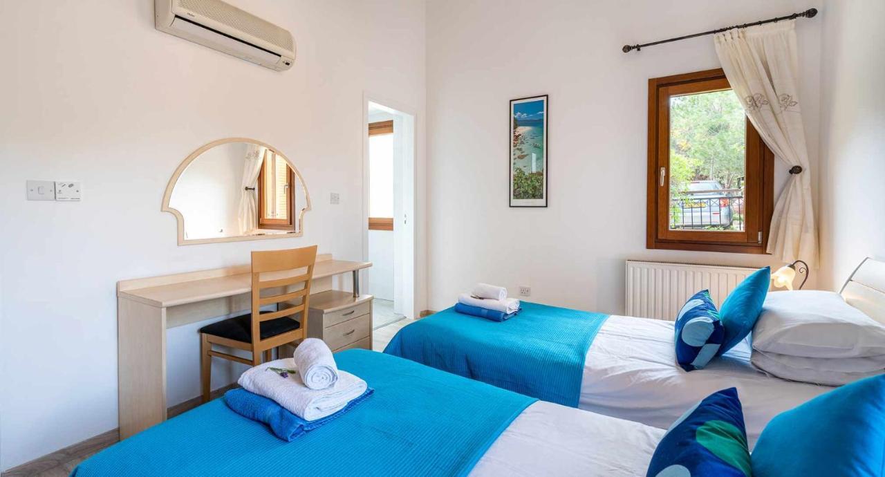 4 Bedroom Villa Helidoni With Private Infinity Pool, Aphrodite Hills Resort Kouklia Bagian luar foto